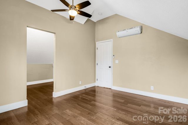 309 London Road, Asheville, NC 28803