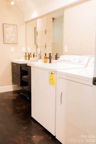 309 London Road, Asheville, NC 28803