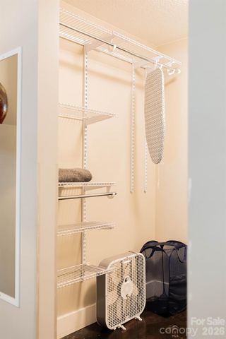 309 London Road, Asheville, NC 28803