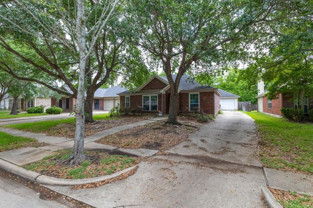 4922 Lawson Lake Lane, Richmond, TX 77407