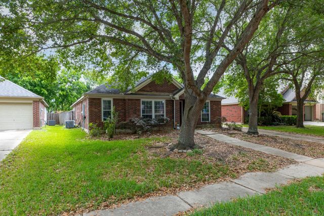 4922 Lawson Lake Lane, Richmond, TX 77407