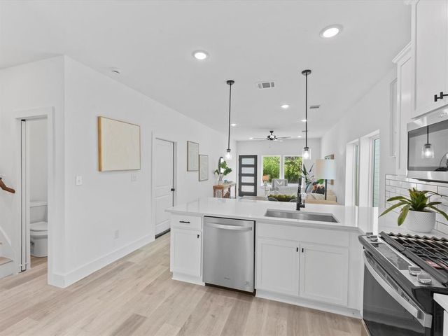 1448 Dewalt Street, Houston, TX 77088