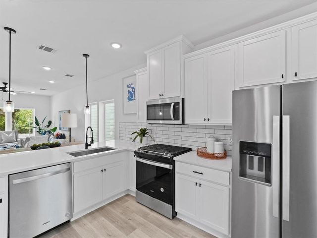 1448 Dewalt Street, Houston, TX 77088