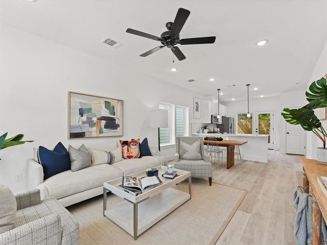 1448 Dewalt Street, Houston, TX 77088