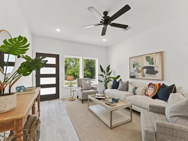 1448 Dewalt Street, Houston, TX 77088