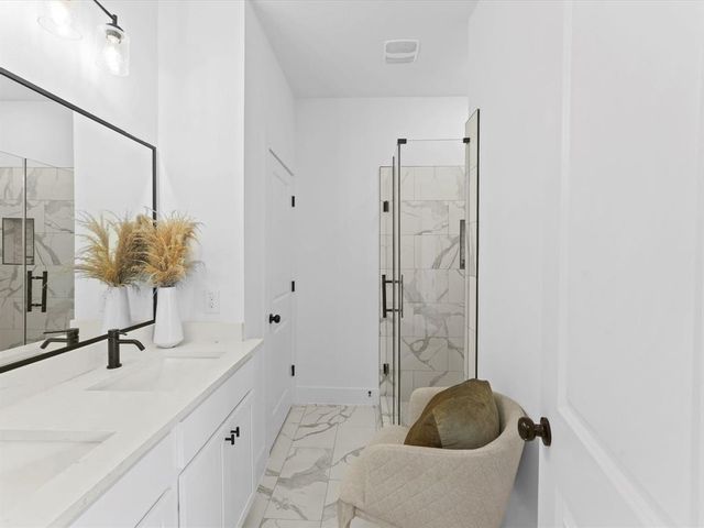 1448 Dewalt Street, Houston, TX 77088