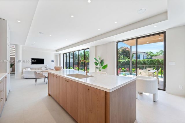 5854 SW 30th St, Miami, FL 33155