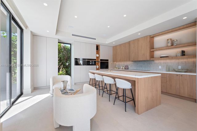 5854 SW 30th St, Miami, FL 33155