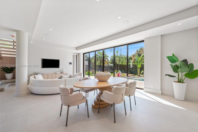 5854 SW 30th St, Miami, FL 33155