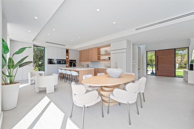 5854 SW 30th St, Miami, FL 33155