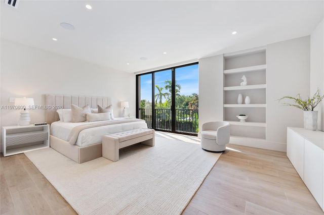 5854 SW 30th St, Miami, FL 33155