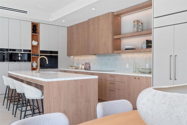 5854 SW 30th St, Miami, FL 33155