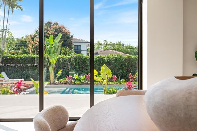 5854 SW 30th St, Miami, FL 33155