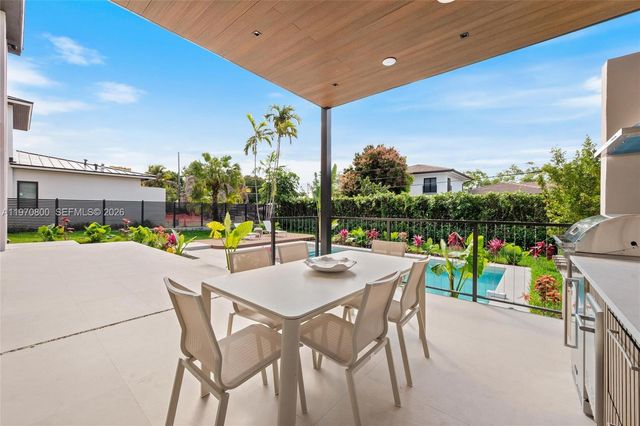 5854 SW 30th St, Miami, FL 33155