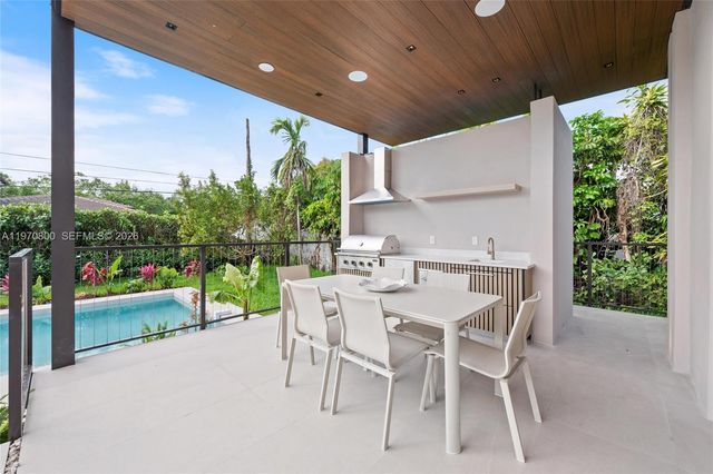 5854 SW 30th St, Miami, FL 33155