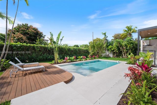 5854 SW 30th St, Miami, FL 33155