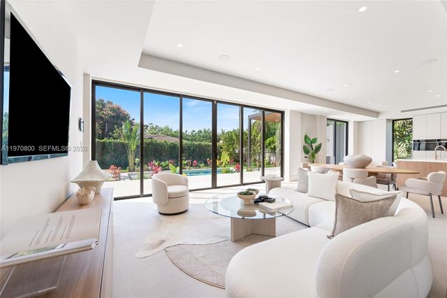 5854 SW 30th St, Miami, FL 33155