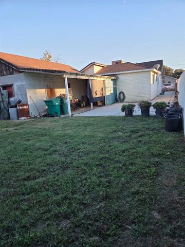 8433 W Alice Ave, Thornton, CA 95686