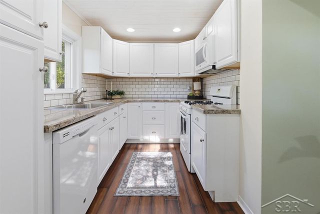 3204 Grant Lane, Midland, MI 48642