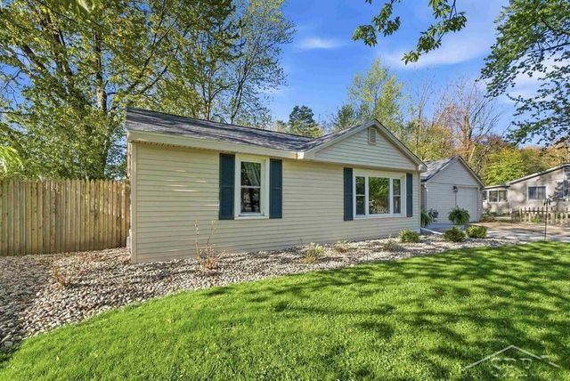 3204 Grant Lane, Midland, MI 48642