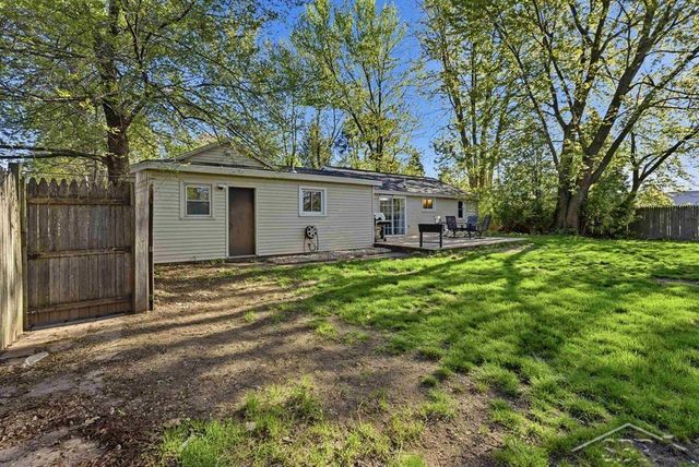3204 Grant Lane, Midland, MI 48642