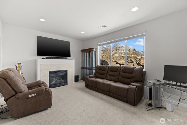 25836 168th Place SE, Covington, WA 98042