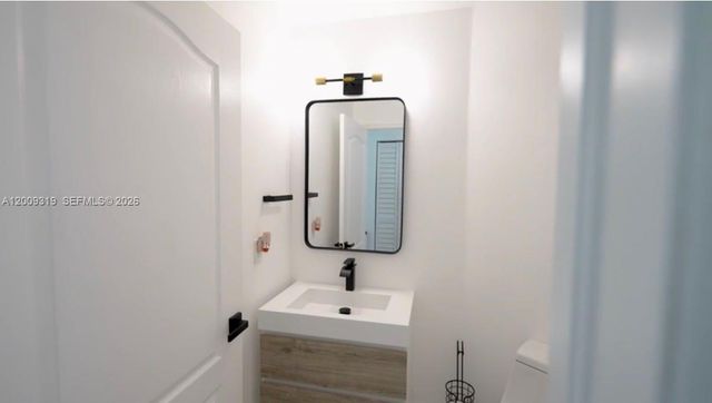 7963 NW 195th Ter, Hialeah, FL 33015