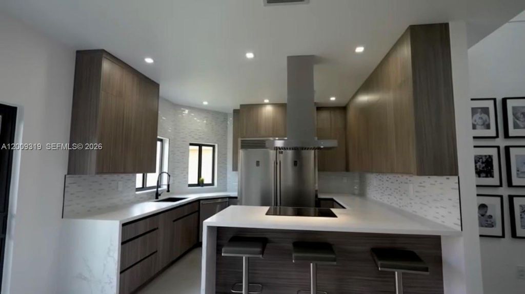 7963 NW 195th Ter, Hialeah, FL 33015