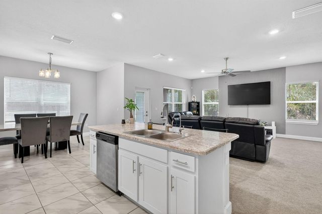 674 NE Turtleback Trail, Port St. Lucie, FL 34983
