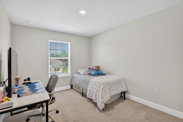 674 NE Turtleback Trail, Port St. Lucie, FL 34983