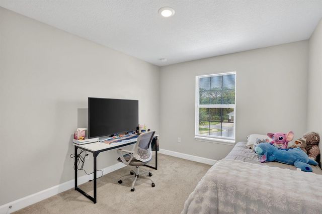674 NE Turtleback Trail, Port St. Lucie, FL 34983