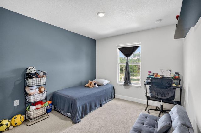 674 NE Turtleback Trail, Port St. Lucie, FL 34983