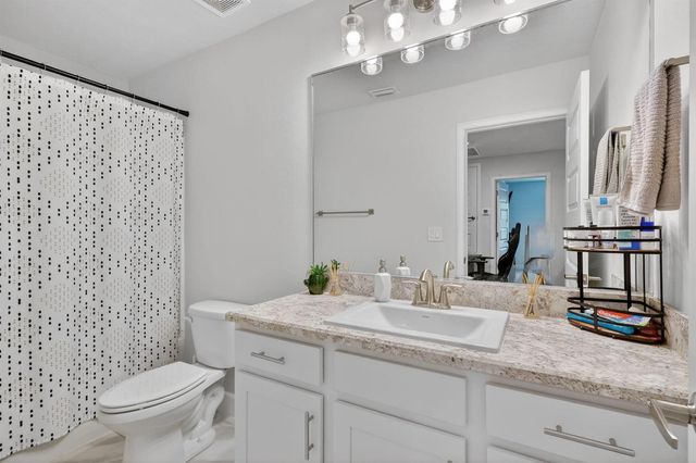 674 NE Turtleback Trail, Port St. Lucie, FL 34983