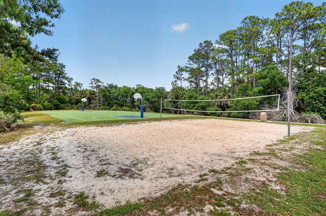 674 NE Turtleback Trail, Port St. Lucie, FL 34983