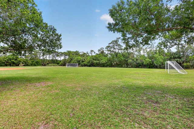 674 NE Turtleback Trail, Port St. Lucie, FL 34983