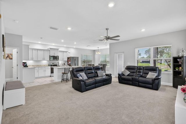 674 NE Turtleback Trail, Port St. Lucie, FL 34983