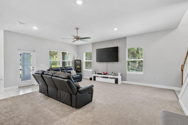 674 NE Turtleback Trail, Port St. Lucie, FL 34983