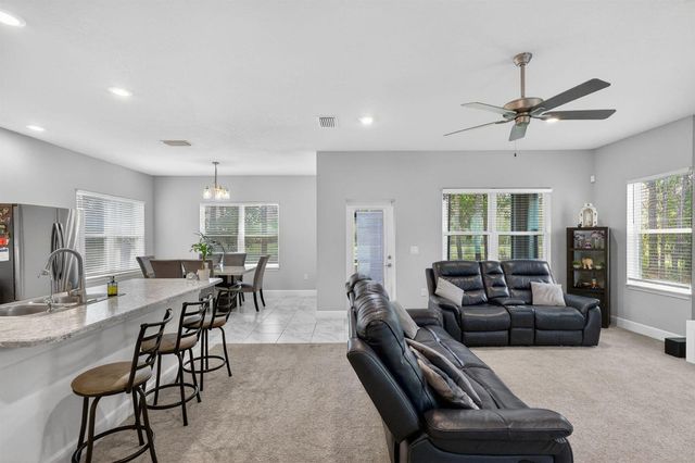 674 NE Turtleback Trail, Port St. Lucie, FL 34983