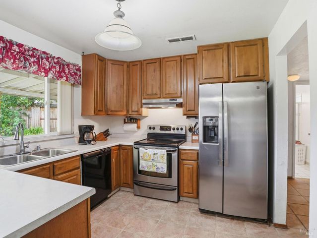 1539 Wellesley Ct, Santa Rosa, CA 95401