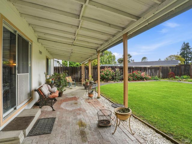 1539 Wellesley Ct, Santa Rosa, CA 95401