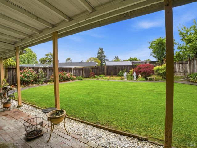 1539 Wellesley Ct, Santa Rosa, CA 95401