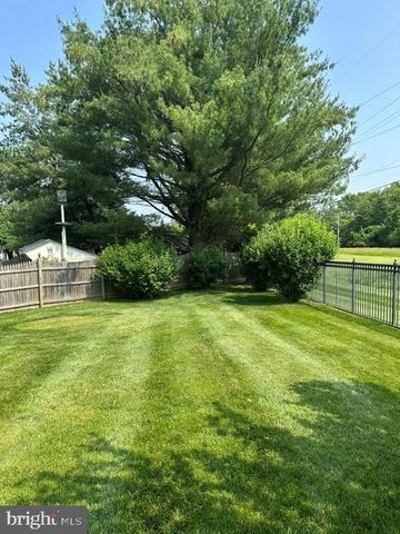302 MALLARD LN, Langhorne, PA 19047