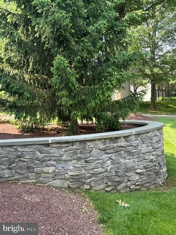 302 MALLARD LN, Langhorne, PA 19047