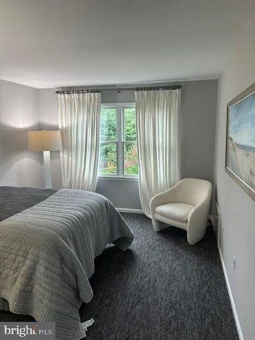 302 MALLARD LN, Langhorne, PA 19047