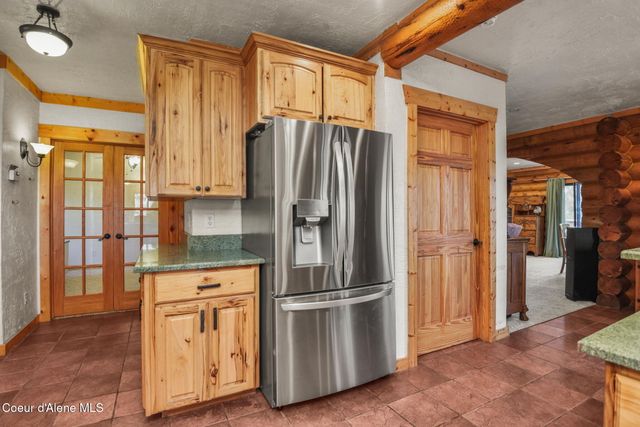 1979 E FALCON CREST RD, Harrison, ID 83833