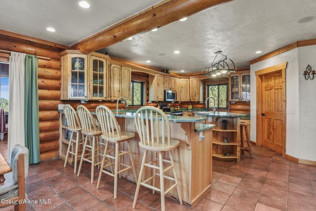 1979 E FALCON CREST RD, Harrison, ID 83833