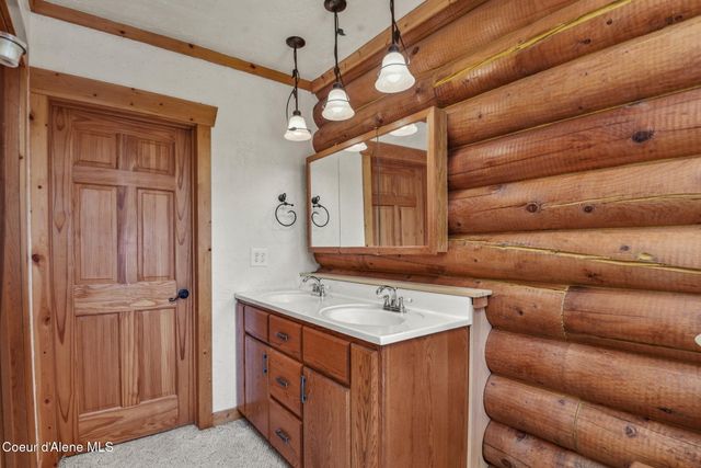 1979 E FALCON CREST RD, Harrison, ID 83833