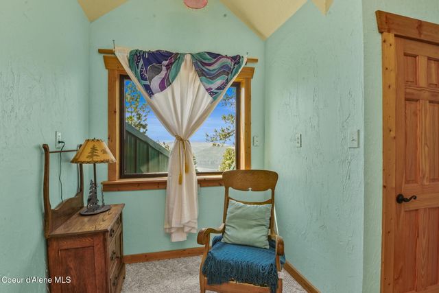 1979 E FALCON CREST RD, Harrison, ID 83833