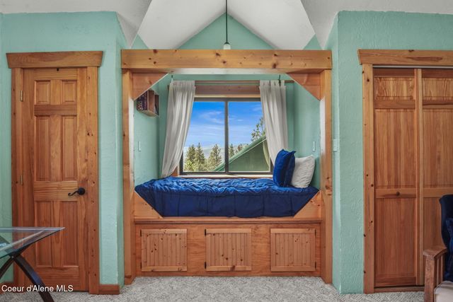1979 E FALCON CREST RD, Harrison, ID 83833
