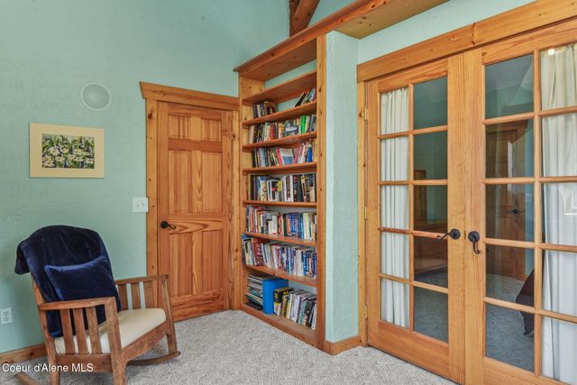 1979 E FALCON CREST RD, Harrison, ID 83833